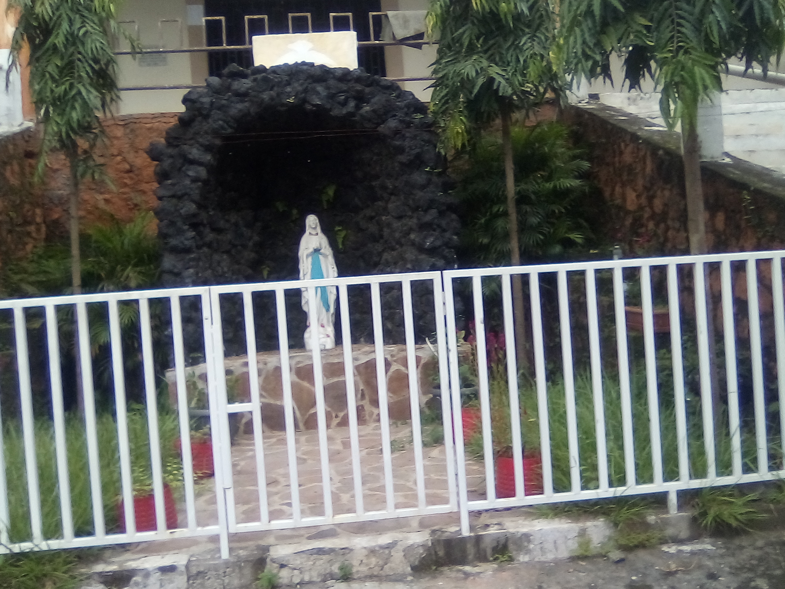 Gruta de Nuestra Se&ntilde;ora de Loudes