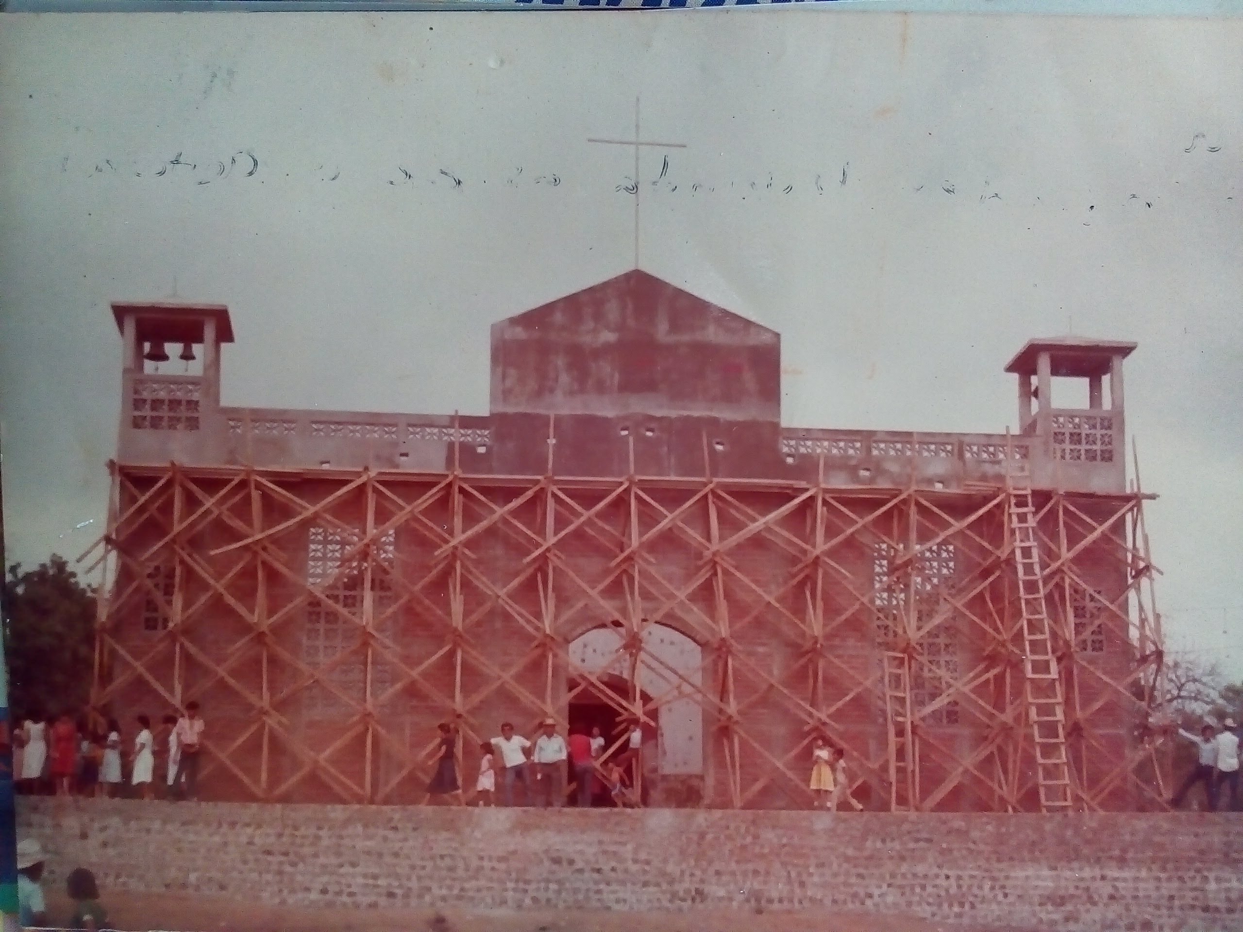 Contruccion de la Fachada de la Iglesia 